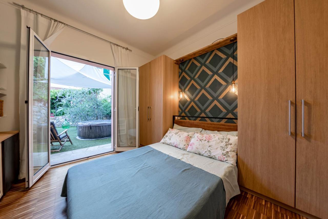 H11 Country Lux - Jacuzzi - Sanremo - Garden Apartment Bagian luar foto